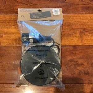 CEILING HARD-WIRE LIGHT KIT/New in bag/black single bulb 60W